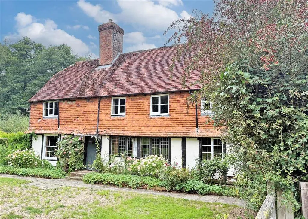 Furnace Farm House, Bedgebury Road, CRANBROOK, Kent, TN17 2QZ