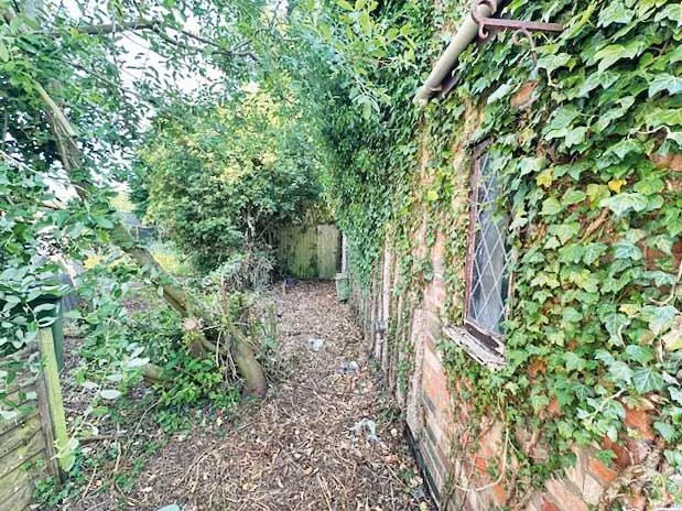 14, North Avenue, BEDWORTH, Warwickshire, CV12 9EQ