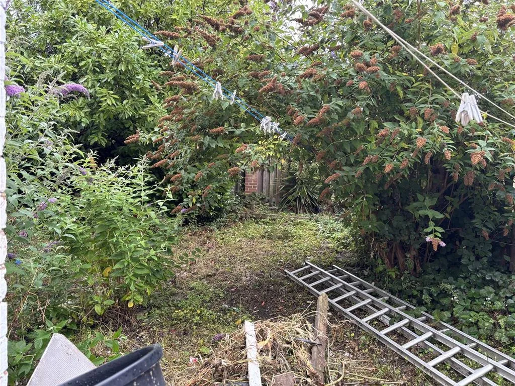 28, Ellis Road, CLACTON-ON-SEA, Essex, CO15 1EX