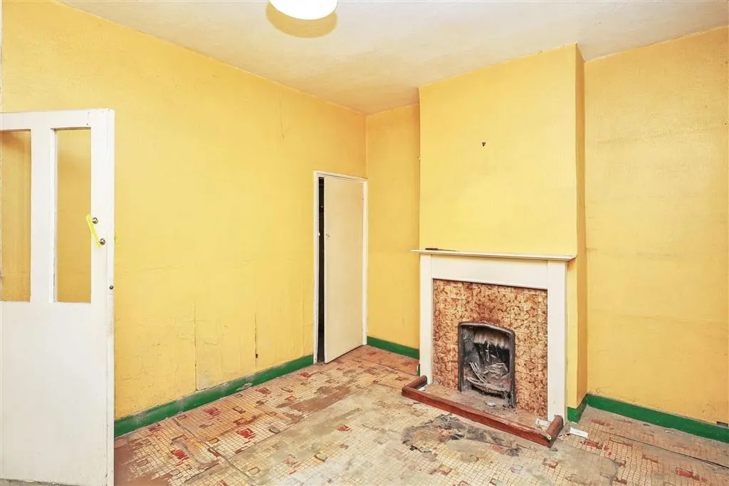 4, St. Peter's Avenue, London, N18 2PX