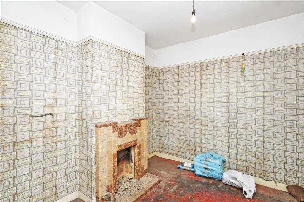 4, St. Peter's Avenue, London, N18 2PX