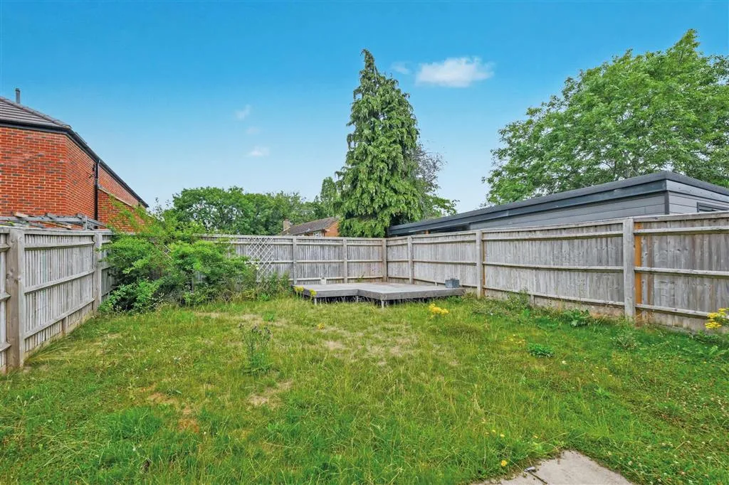 7e, Hall Grove, WELWYN GARDEN CITY, Hertfordshire, AL7 4PJ