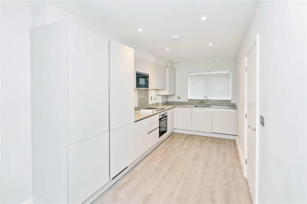 7e, Hall Grove, WELWYN GARDEN CITY, Hertfordshire, AL7 4PJ