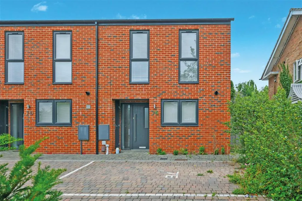 7e, Hall Grove, WELWYN GARDEN CITY, Hertfordshire, AL7 4PJ