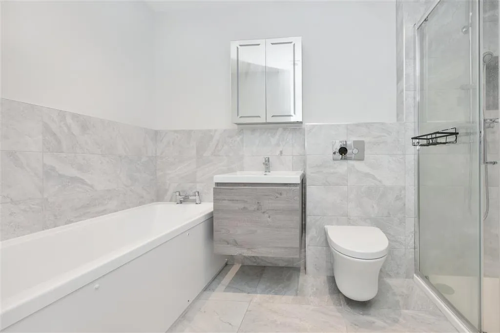 7e, Hall Grove, WELWYN GARDEN CITY, Hertfordshire, AL7 4PJ