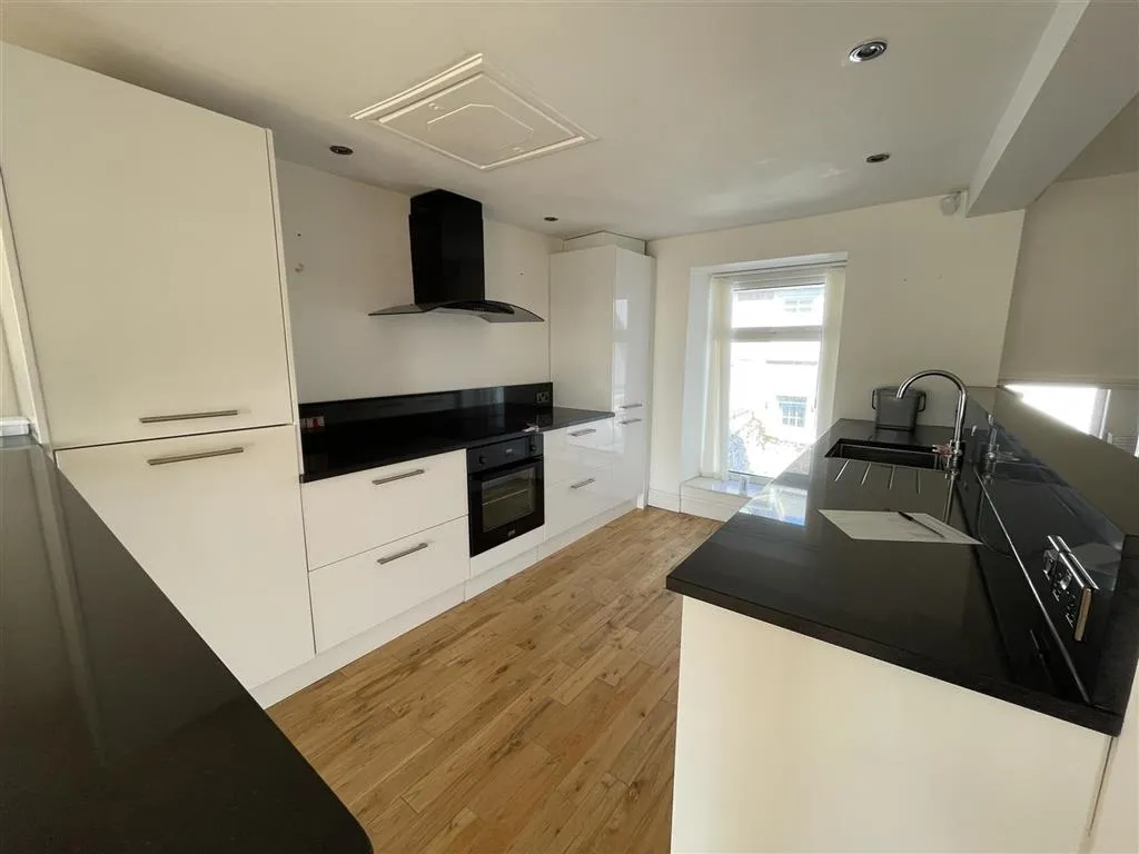 Apartment 3, 2, Richmond Place, ST. IVES, Cornwall, TR26 1JN