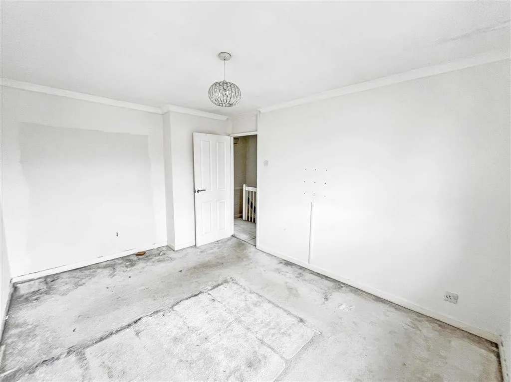 32, Hilden Drive, ERITH, Kent, DA8 2LP