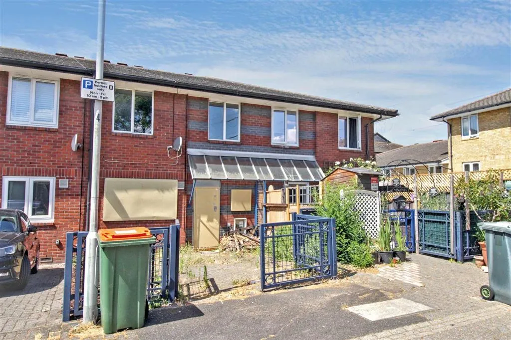 11, Ashen, London, E6 6WY