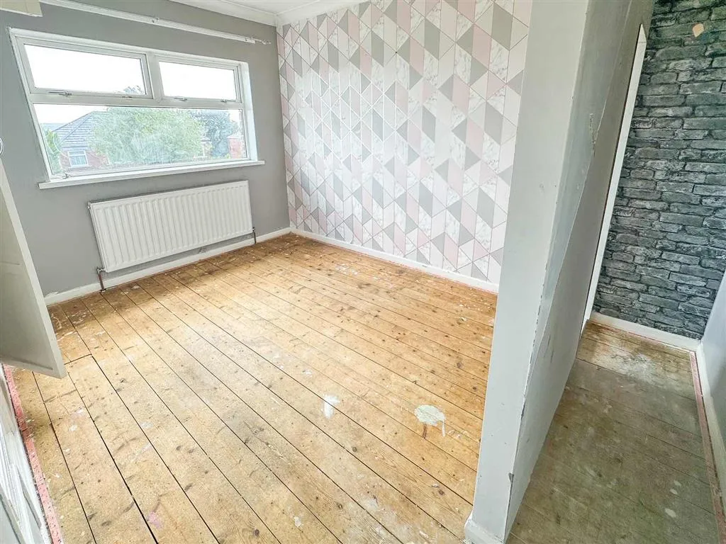 39, Briarmains Road, BATLEY, West Yorkshire, WF17 9QT