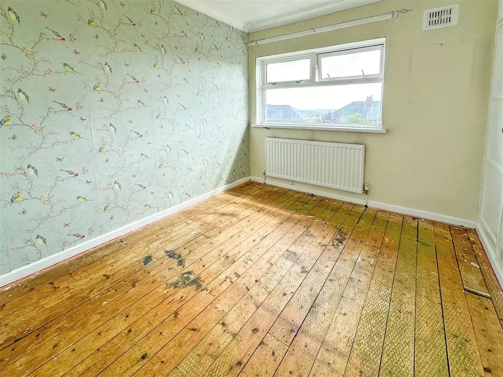 39, Briarmains Road, BATLEY, West Yorkshire, WF17 9QT