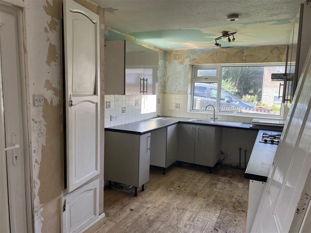 49, Glenrose Drive, BRADFORD, West Yorkshire, BD7 2QQ