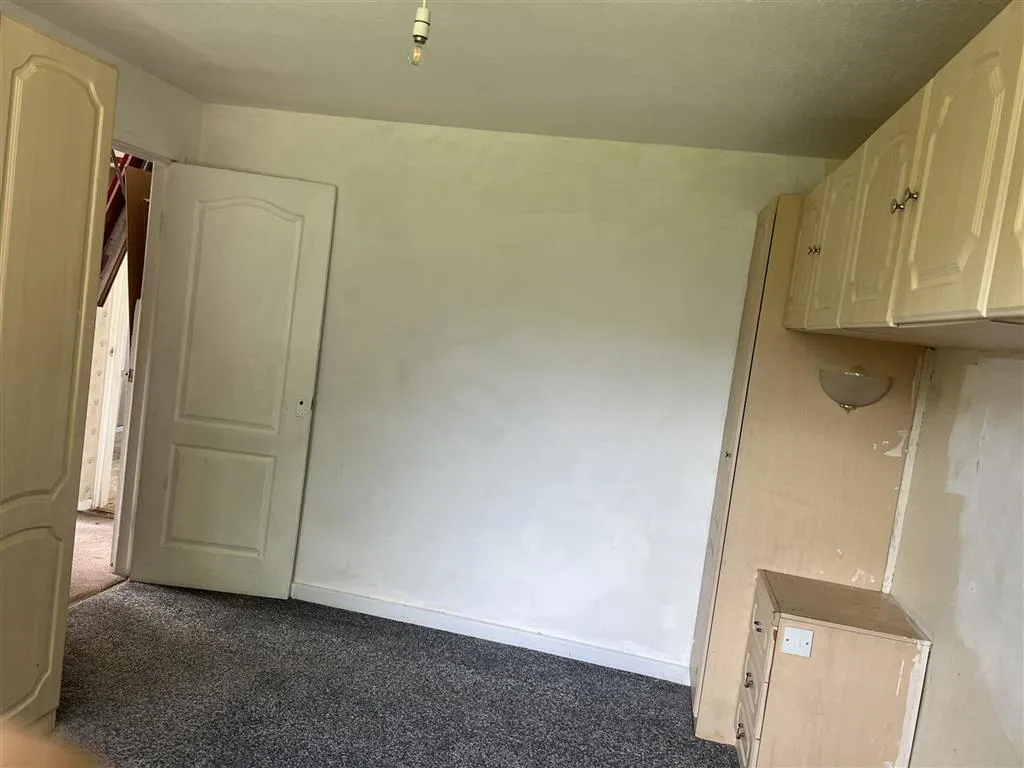 49, Glenrose Drive, BRADFORD, West Yorkshire, BD7 2QQ
