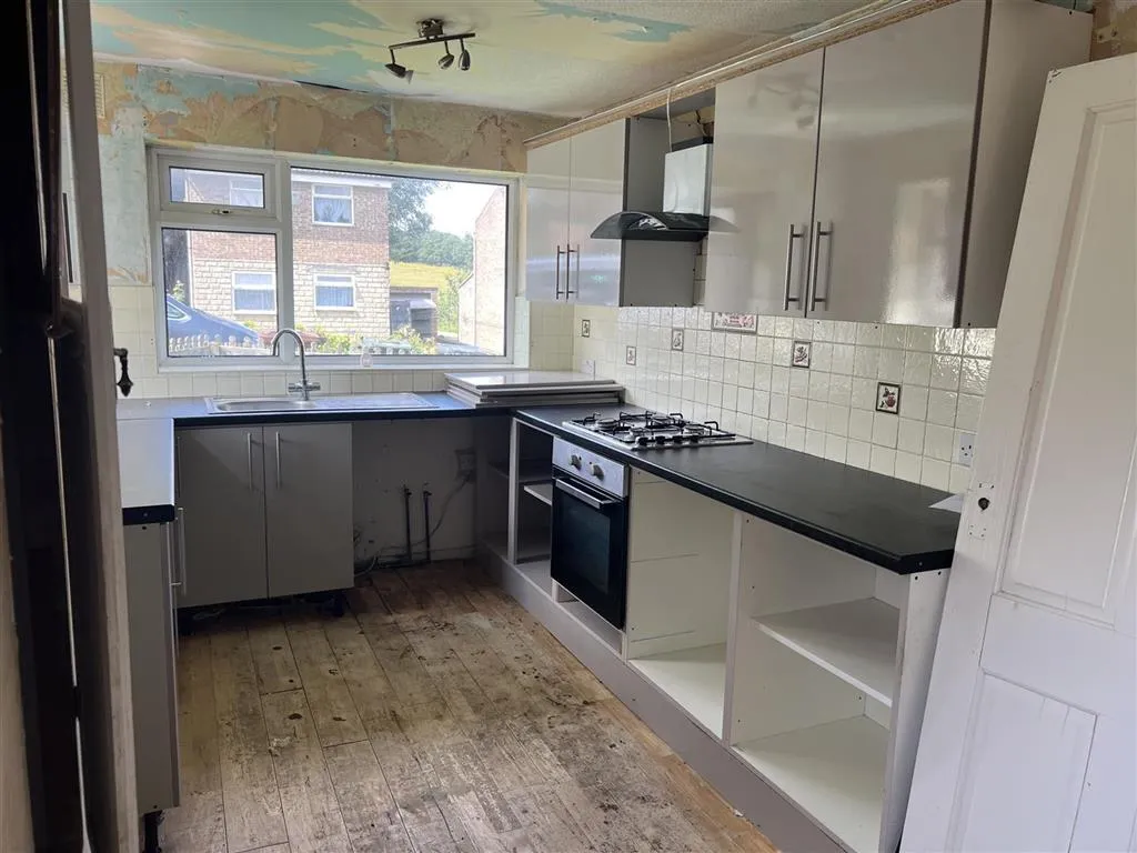 49, Glenrose Drive, BRADFORD, West Yorkshire, BD7 2QQ