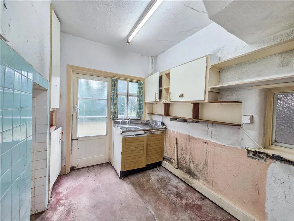 2, Longfield Avenue, MANCHESTER, Lancashire, M41 9DP