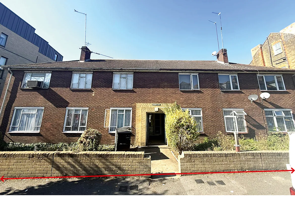 Flats 1–4 Longner Court & 6 Garages, Cranwich Road, Stamford Hill, London N16 5HY