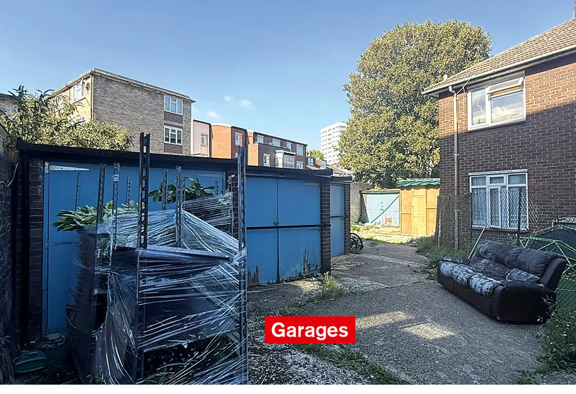 Flats 1–4 Longner Court & 6 Garages, Cranwich Road, Stamford Hill, London N16 5HY
