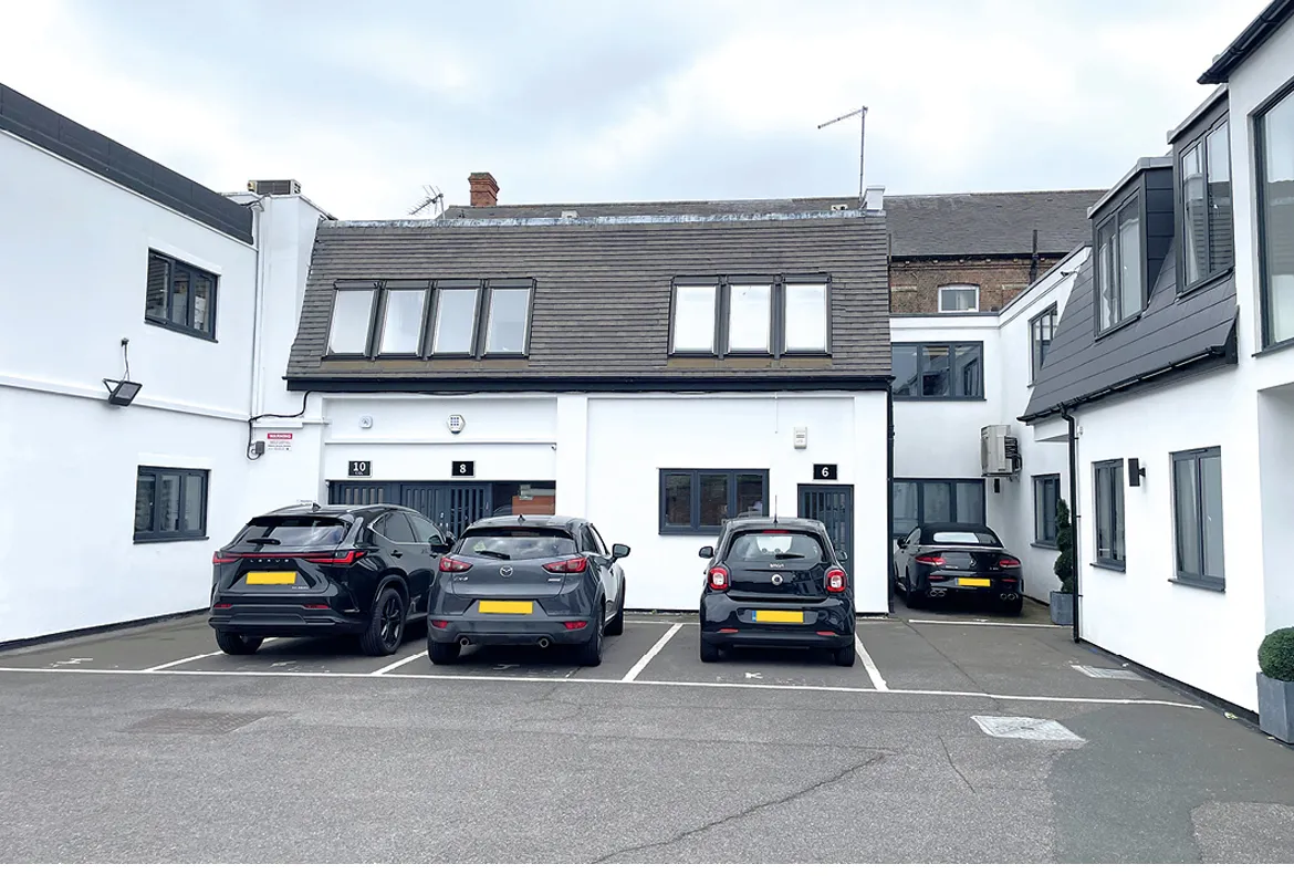 6 Breasy Place, Burroughs Gardens, Hendon, London NW4 4AT