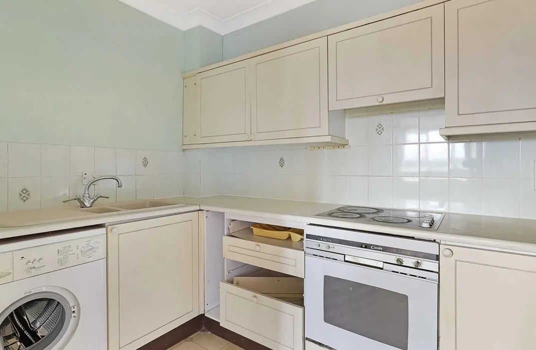 54 Regency Lodge, Buckhurst Hill, Essex, IG9 6EF