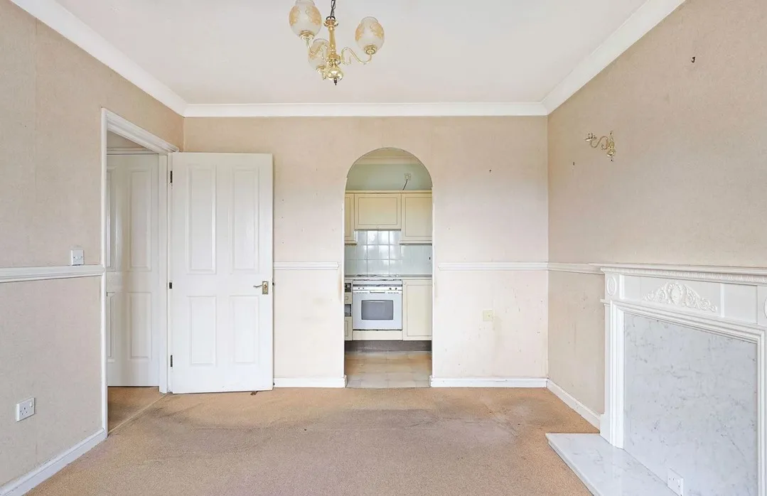 54 Regency Lodge, Buckhurst Hill, Essex, IG9 6EF