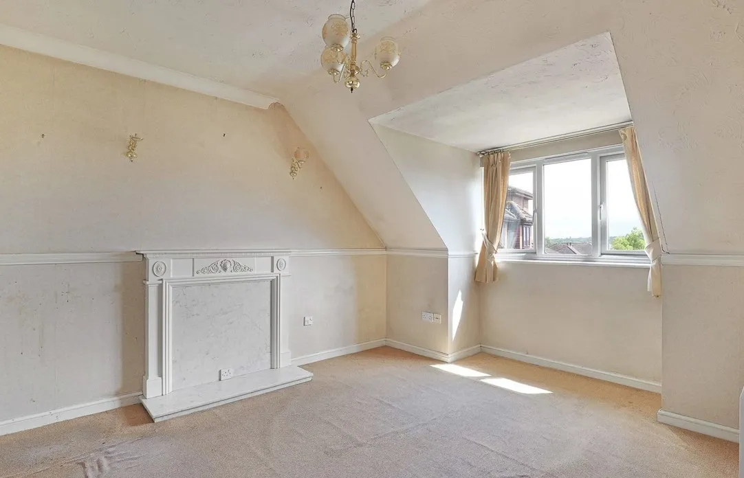 54 Regency Lodge, Buckhurst Hill, Essex, IG9 6EF