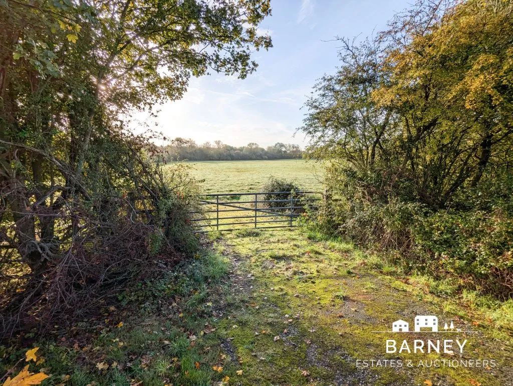 Land at Third Bridge Bicester Road, Hampton Poyle, OX5 2JJ