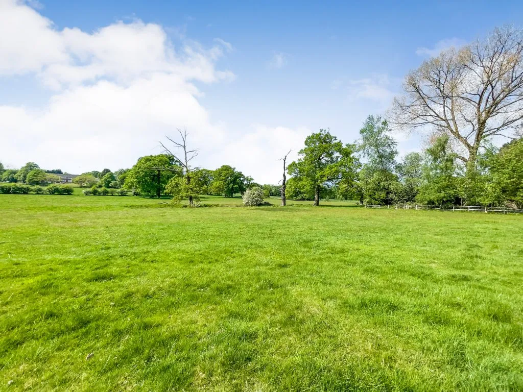 Land off Hollybush Lane, Wolverhampton, WV8 2AT