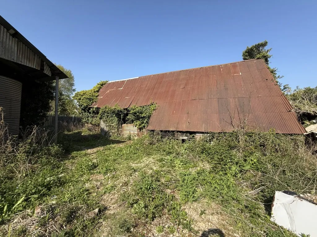 Land and Building 2, off Bonnetts Lane, Gatwick, West Sussex, RH11 0NY