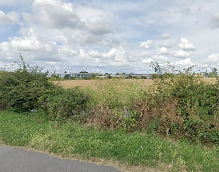 Land off Hatch Lane, Heathrow, UB7 0LJ