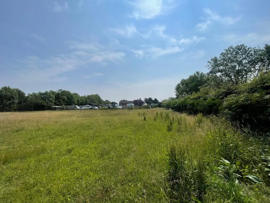 Land off Mansfield Road, Derbyshire, S41 0JN