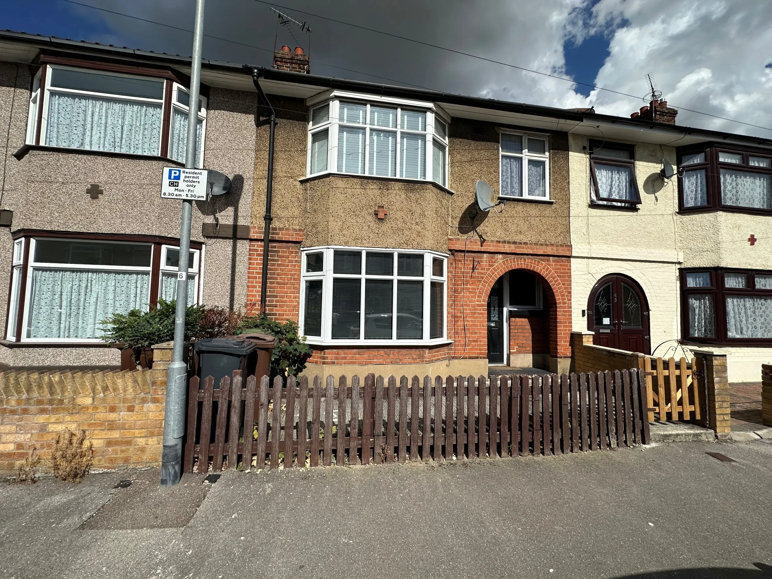 41 Eric Road, Romford, London, RM6 6JJ