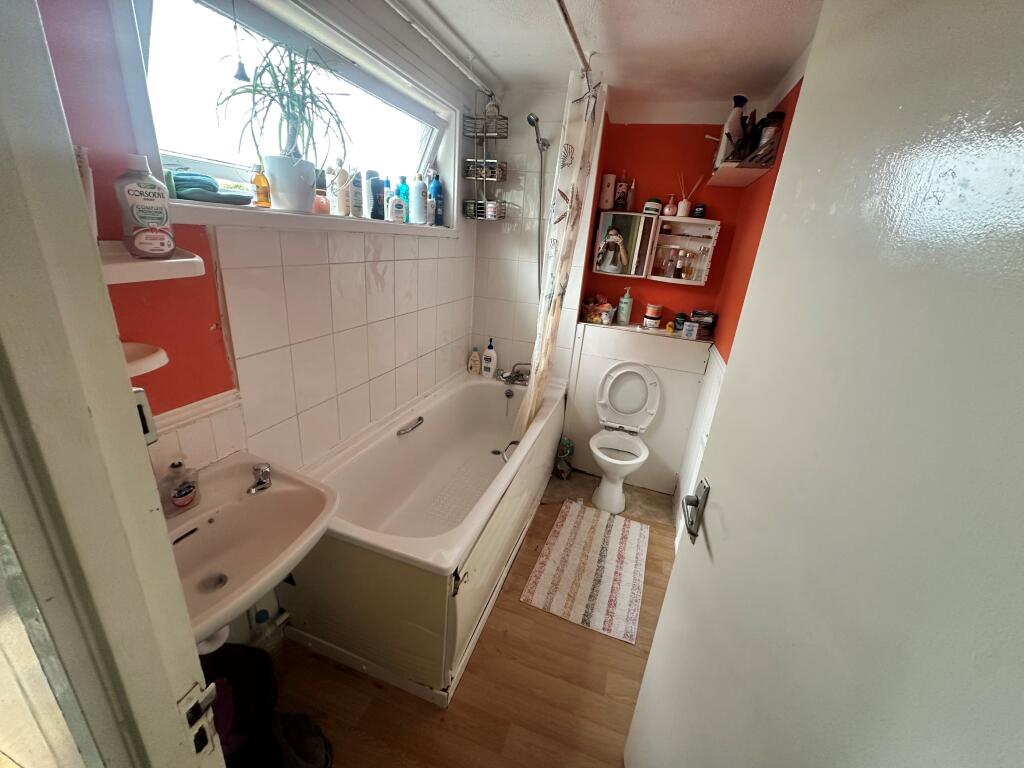 3 bed End of Terrace