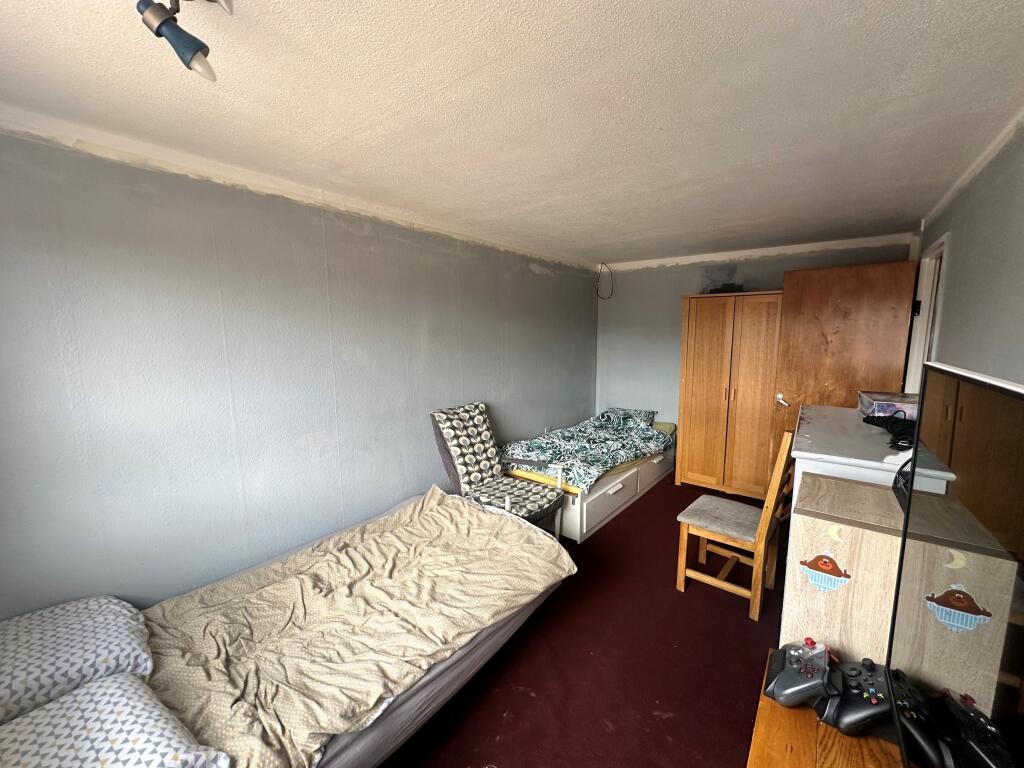 3 bed End of Terrace