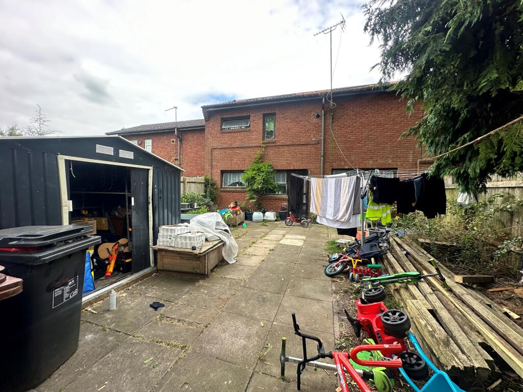 3 bed End of Terrace