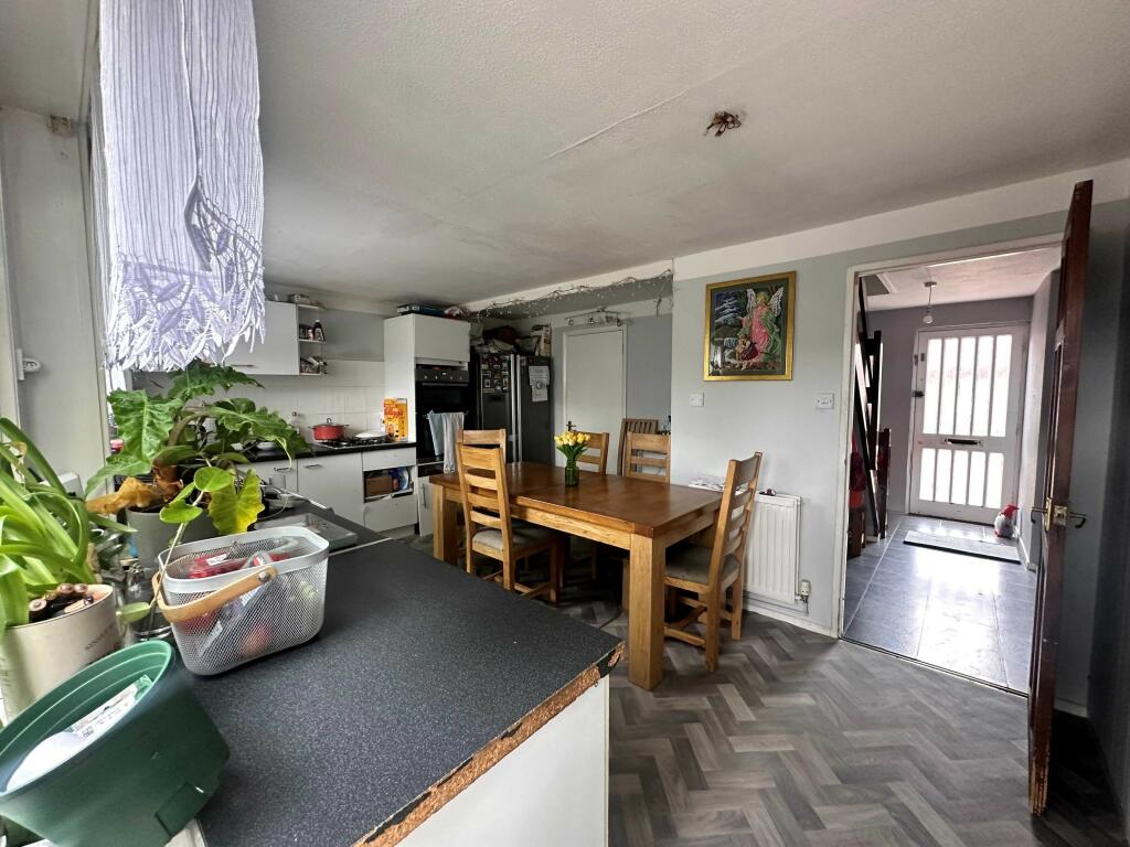 3 bed End of Terrace