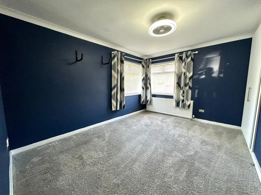 5 bed Detached Bungalow