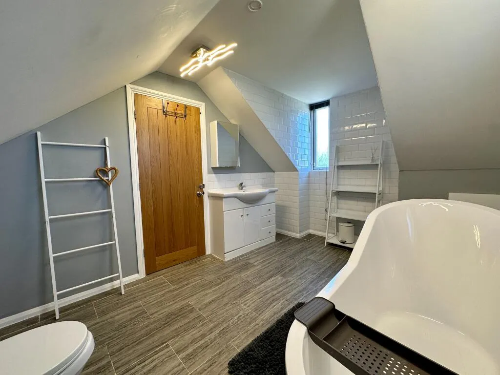 5 bed Detached Bungalow