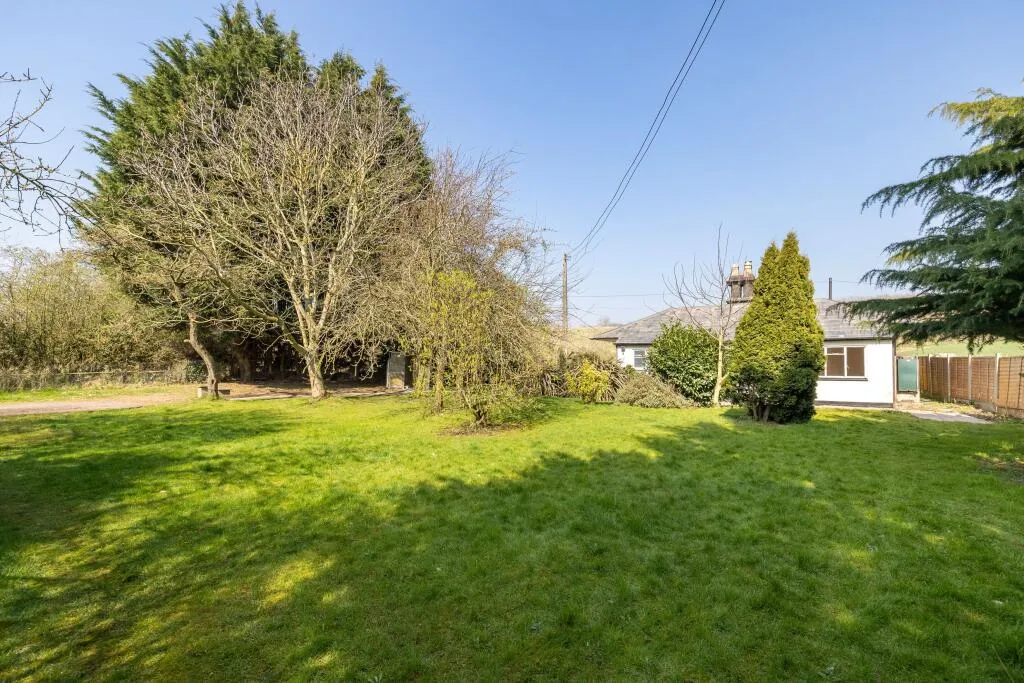 2 bed Character Property