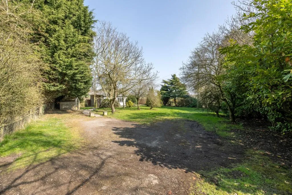 2 bed Character Property