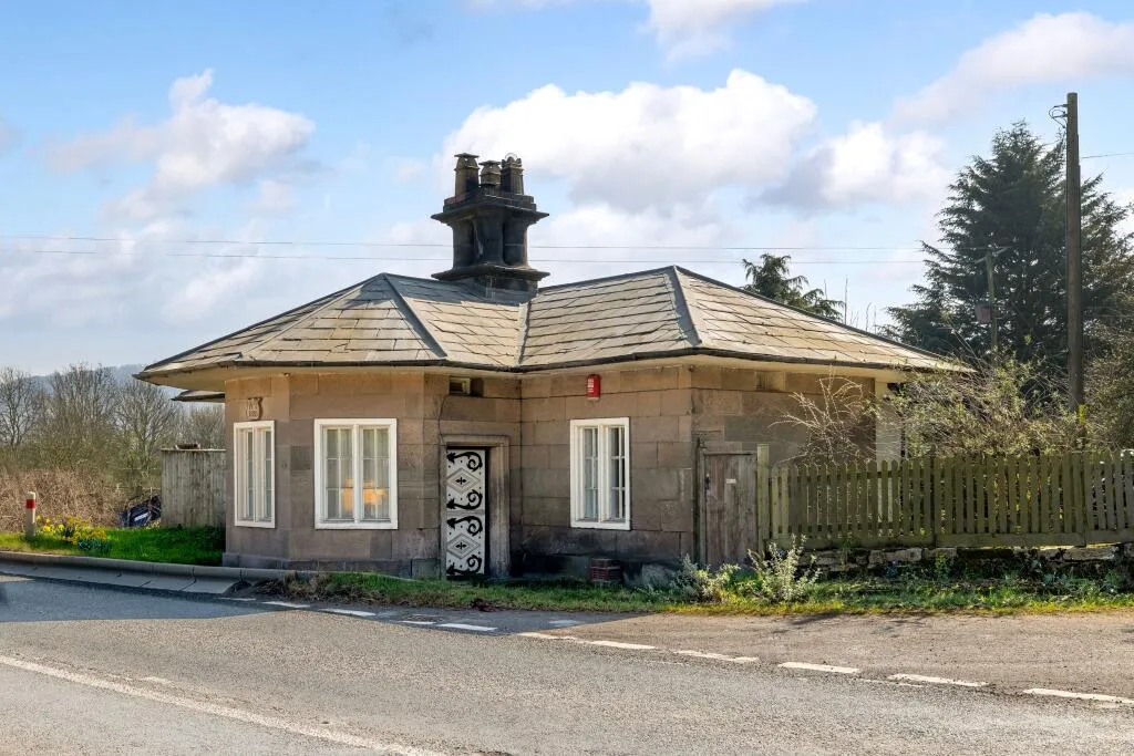 2 bed Character Property