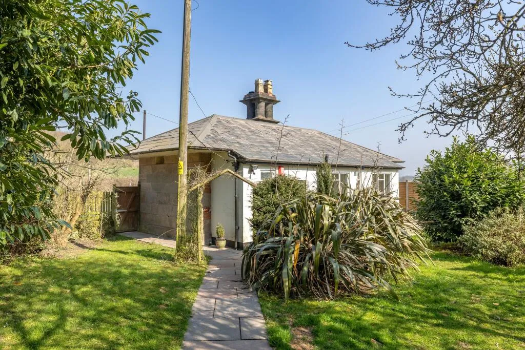 2 bed Character Property