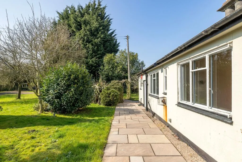 2 bed Character Property