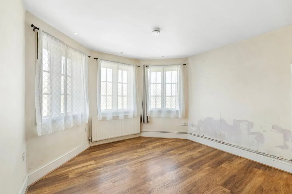 2 bed Character Property
