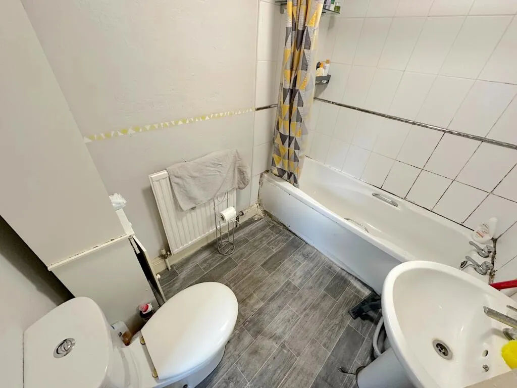 2 bed Block of Apartments