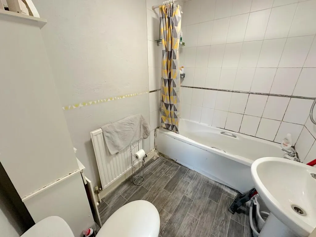 2 bed Block of Apartments