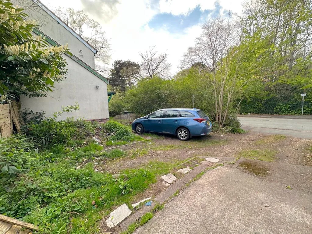 2 bed Block of Apartments