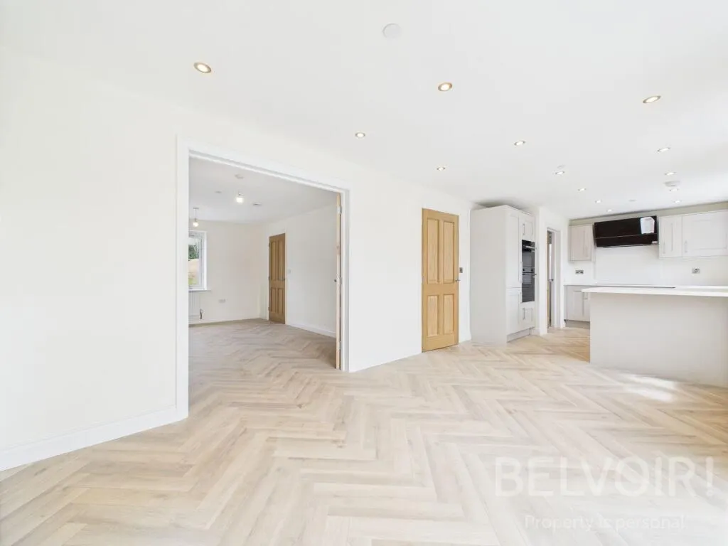 4 bed Detached