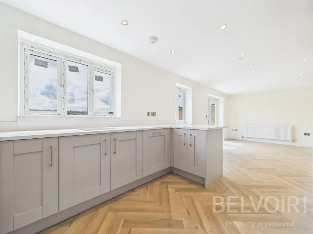 4 bed Detached