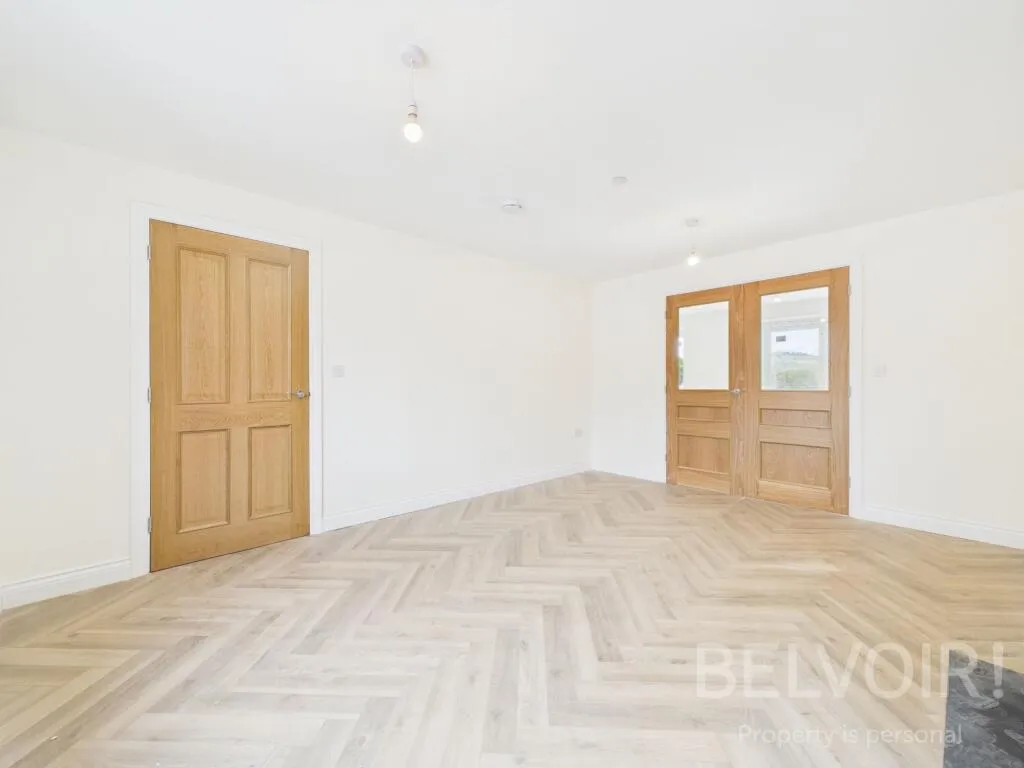 4 bed Detached