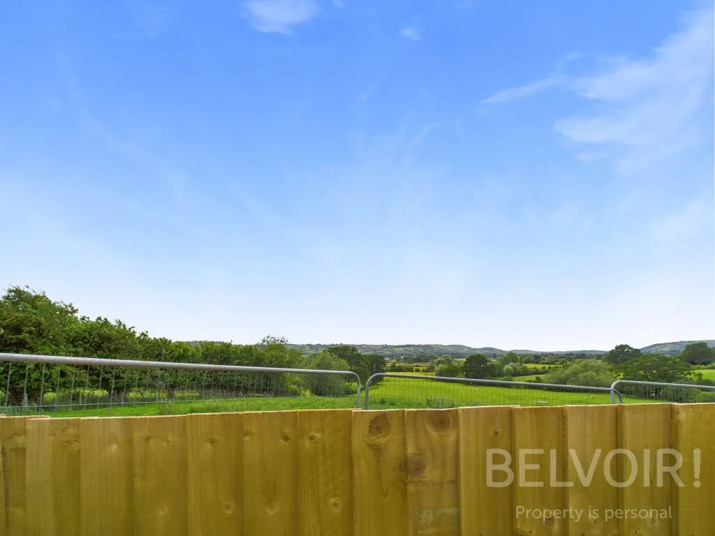 4 bed Detached