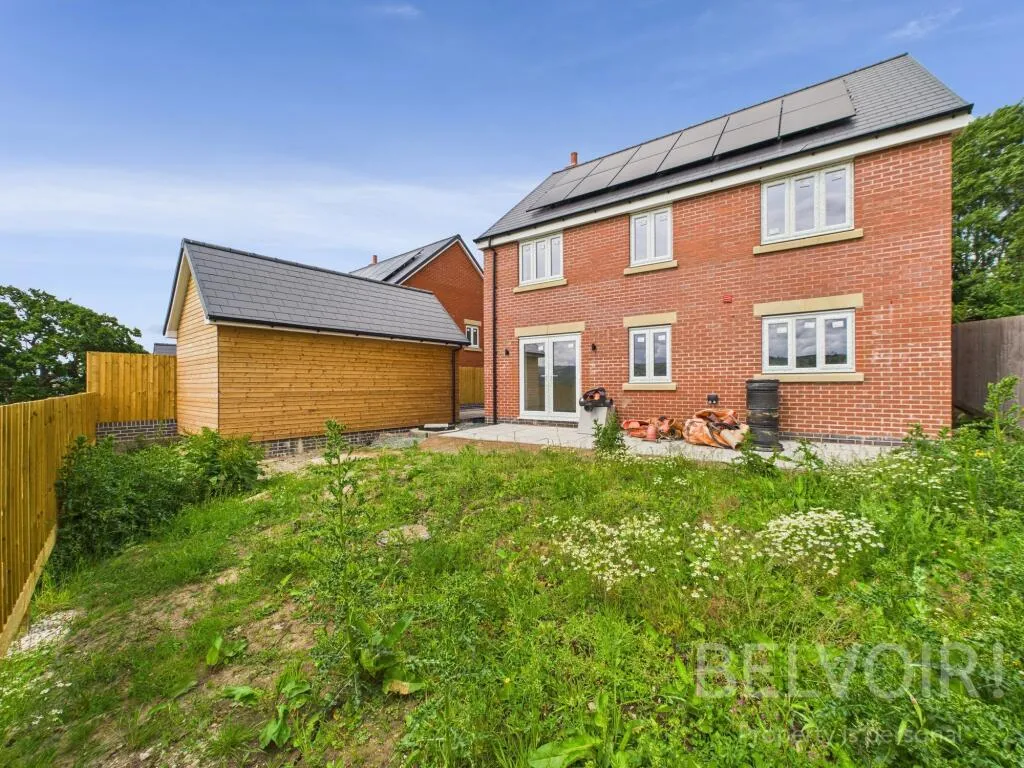 4 bed Detached